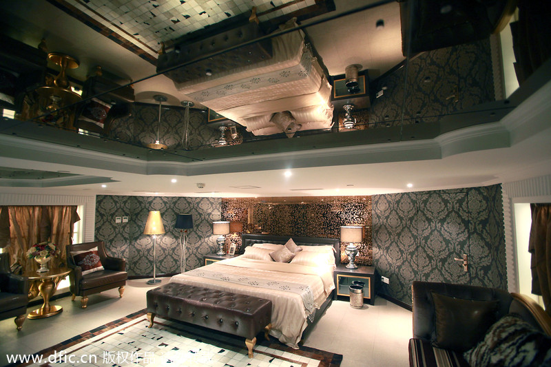 Luxury hotel in an ex-warship, Tianjin