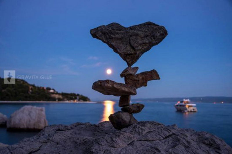Gravity Glue: impossible stone art works