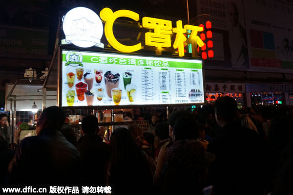 Biggest night market opens in Shenyang