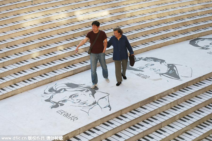 Stairs painted like piano keys in Henan province