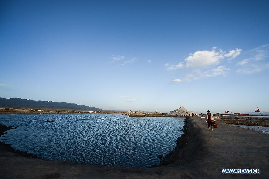 Breathtaking scenery of Caka salt lake