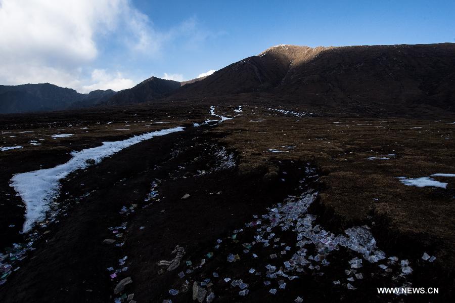 Snow cloak Qunjia National Forest Park as winter falls