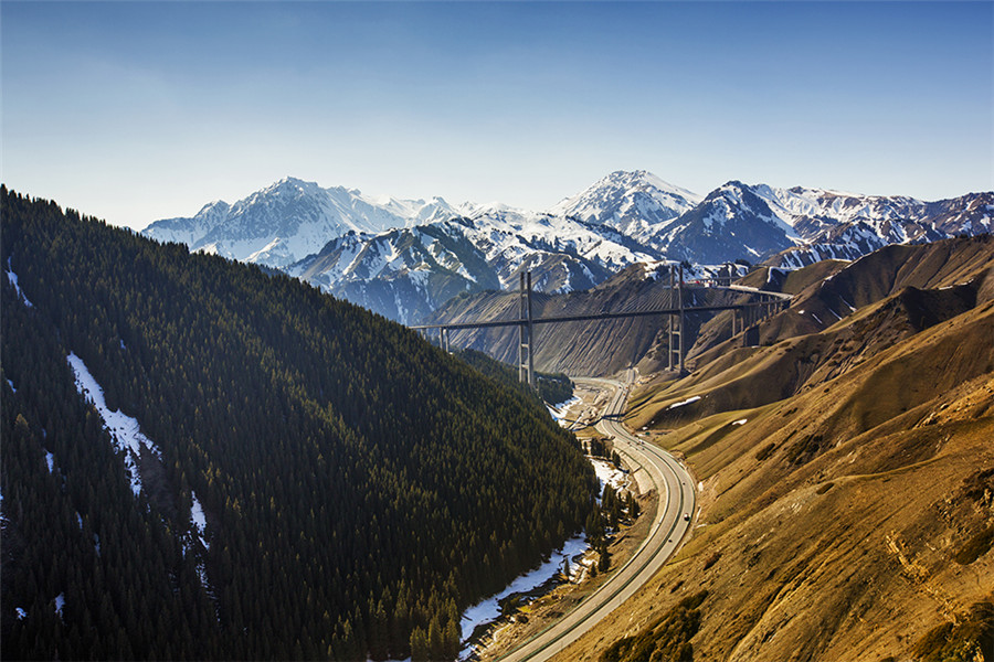 Amazing landscapes of China's Xinjiang captured on film