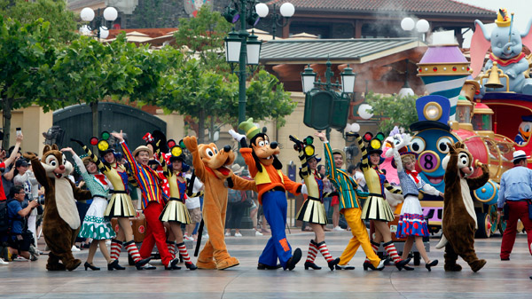 Disney's Shanghai park poised to lure millions