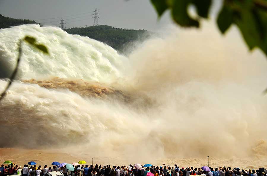 Scenery of Xiaolangdi Dam on Yellow River