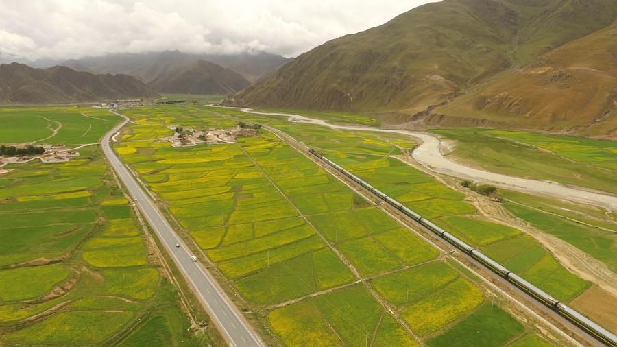Qinghai-Tibet Railway, world's highest and longest plateau railroad