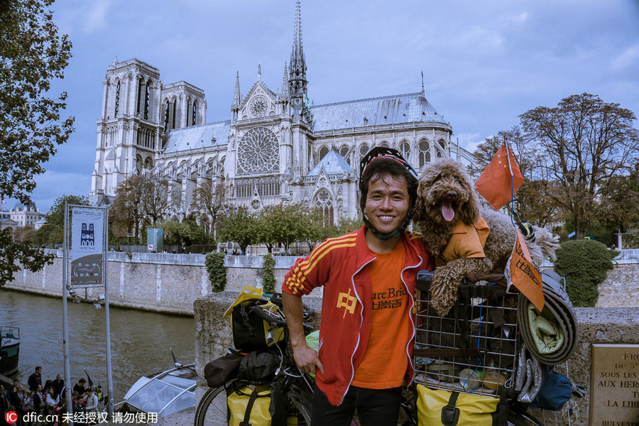 A man and a dog: Traveling around the world on cycle