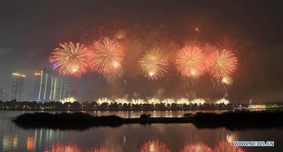 Musical fireworks show held in Changsha to celebrate National Day