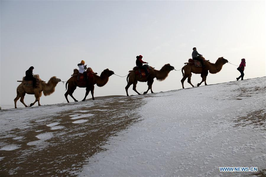 Dunhuang sees first snowfall this winter