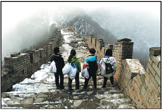 Wild side of Great Wall draws many tourists