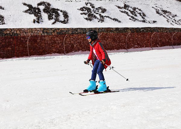 Ski contests highlight Snow Day events