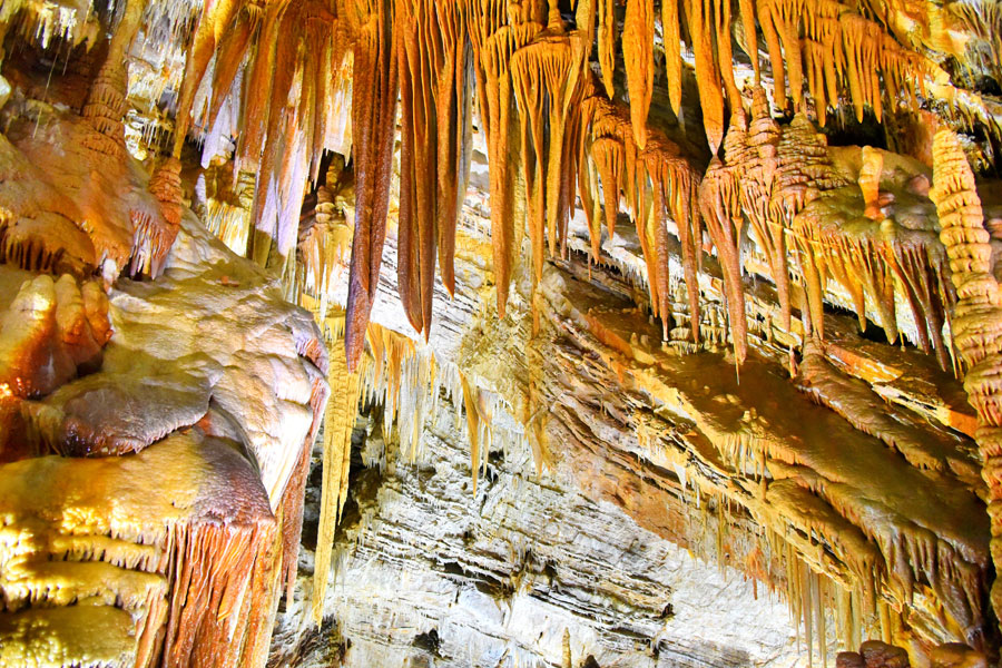 Amazing scenery of Xinglong Cave in Chengde