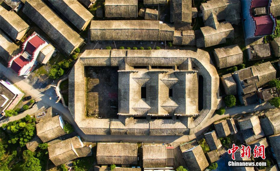 Bird's-eye view of largest enclosed house in western Jiangxi