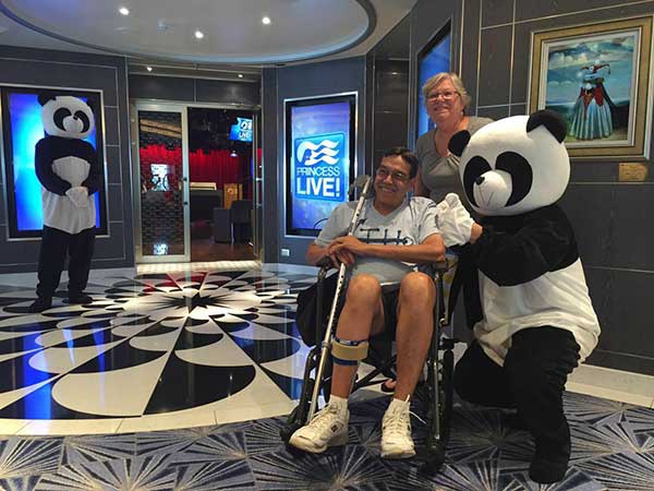 Panda talk wows cruise-ship travelers