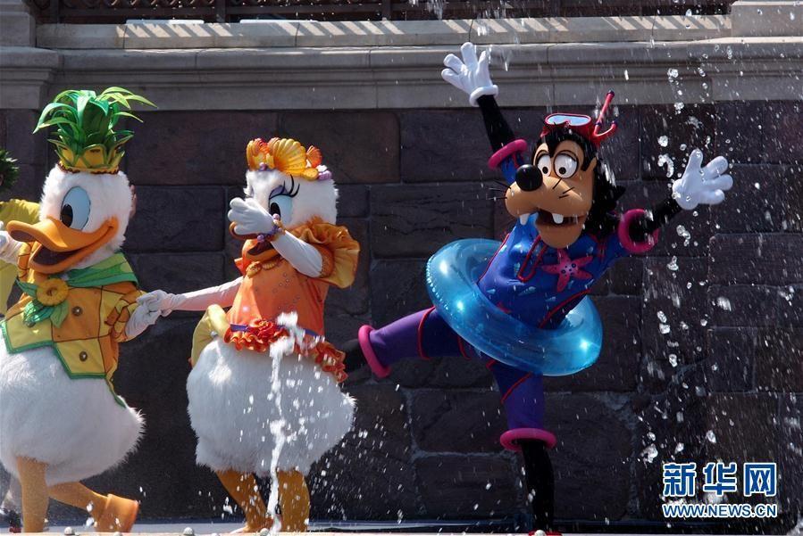 Summer special for tourists in Shanghai's Disneyland park