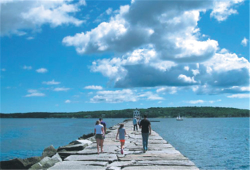 Vacation in Maine? Water, woods, the arts and adventure