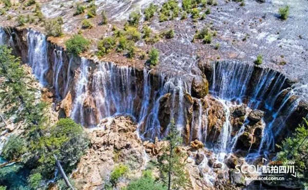 Quake-hit Jiuzhaigou regaining its beauty