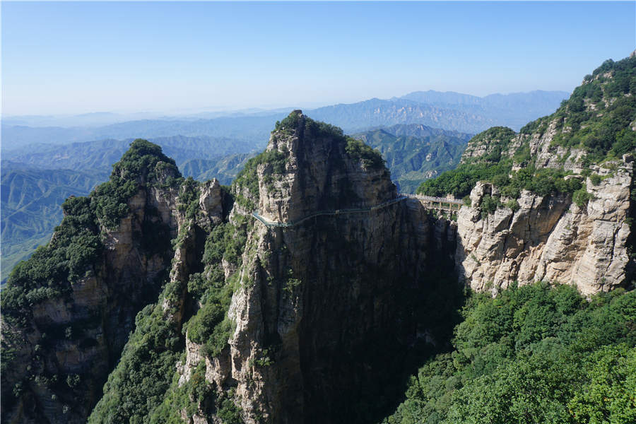 Early autumn scenery at Baishi Mountain