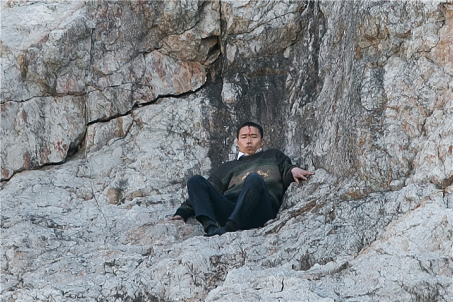 Poet seeking inspiration stranded on cliff for hours