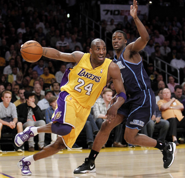 NBA：科比30分“三叉戟”发威 湖人胜爵士2:0