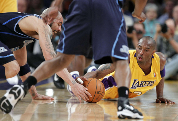 NBA：科比30分“三叉戟”发威 湖人胜爵士2:0