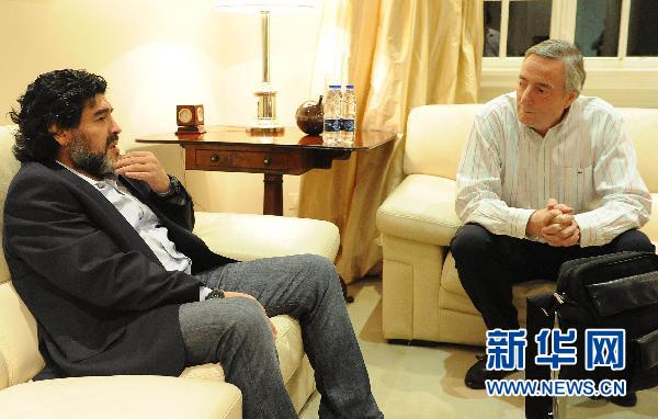 马拉多纳会晤阿“第一先生” 欲借力重返国家队