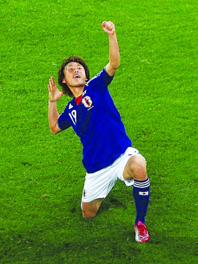 李忠成将日本推向王位 遭韩国球迷辱骂