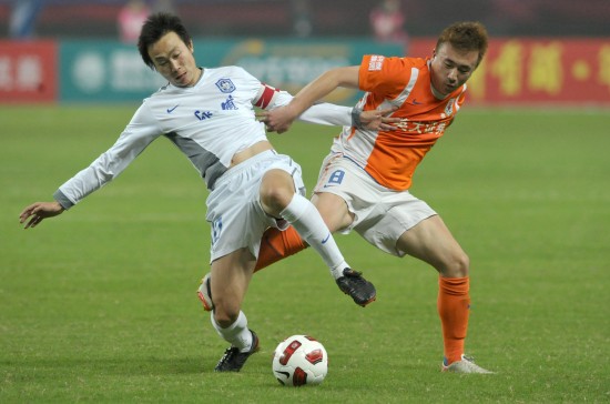 足协杯：天津泰达2:1战胜山东鲁能首次捧杯