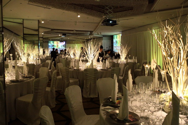 An intimate dinner with the stars
