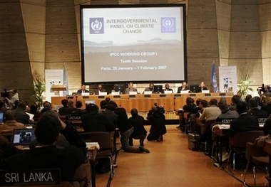 Scientists from around the world gathered in Paris, Monday Jan. 29, 2007 to finalize an authoritative report on climate change, expected to be a grim warning of rising temperatures and sea levels worldwide. The Intergovernmental Panel on Climate Change is to unveil its latest assessment of the environmental threat posed by global warming on Friday. (AP 