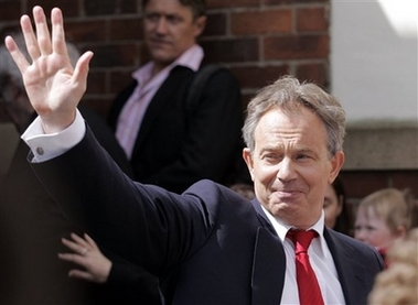 Blair announces his resignation
