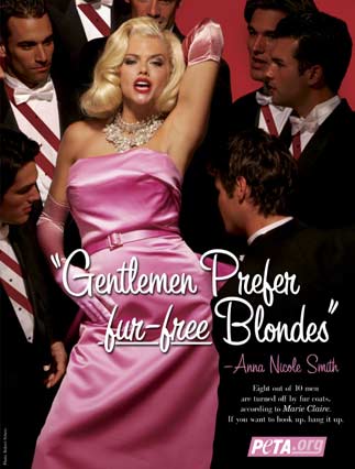 US model Anna Nicole Smith dies at 39
