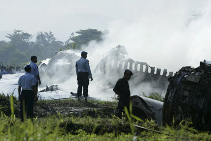 Flames engulf Indonesian jet, 21 killed