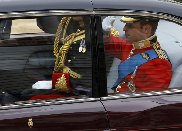 Prince William arrives for royal wedding