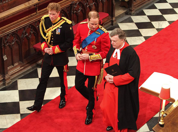 Prince William arrives for royal wedding