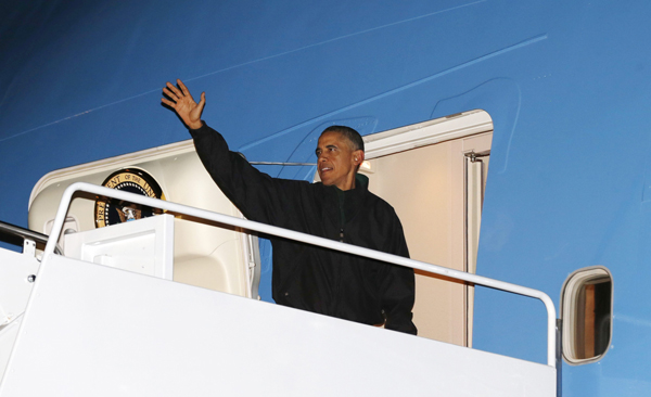 Obama departs for APEC meeting, China visit