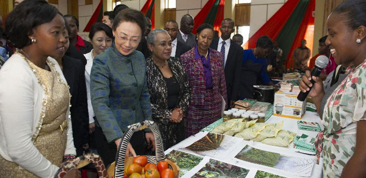 Wife of Chinese Premier visits women's organization in Nairobi