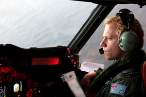 More planes join ocean hunt for missing jetliner