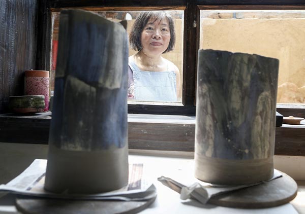 Foreigners flock to China's 'porcelain capital'