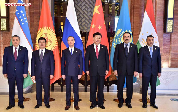 Xi meets SCO government heads