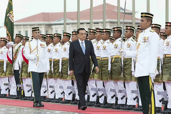 Malaysian PM holds grand ceremony to welcome Premier Li