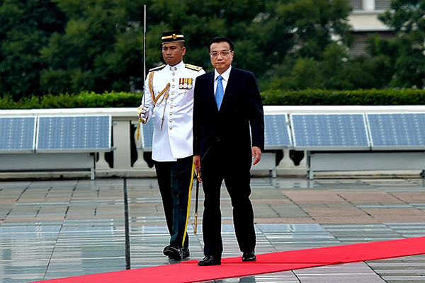 Malaysian PM holds grand ceremony to welcome Premier Li