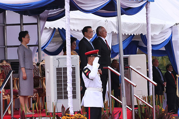 Malaysian PM holds grand ceremony to welcome Premier Li