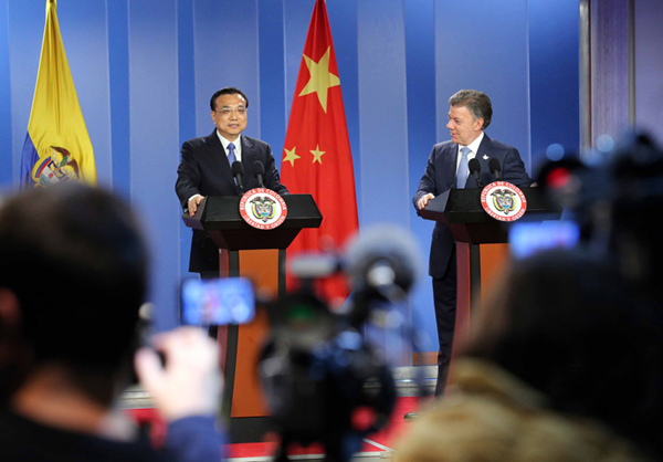 Premier Li and Colombian president meet the press