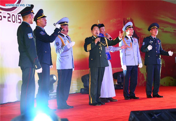 Foreign troops to participate V-Day parade holds party in Beijing