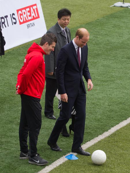 Shanghai gives William a royal welcome