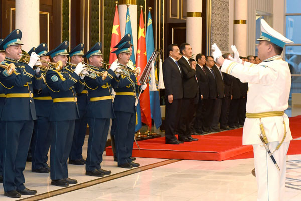 Premier Li arrives in Astana for the China-Kazakhstan meeting