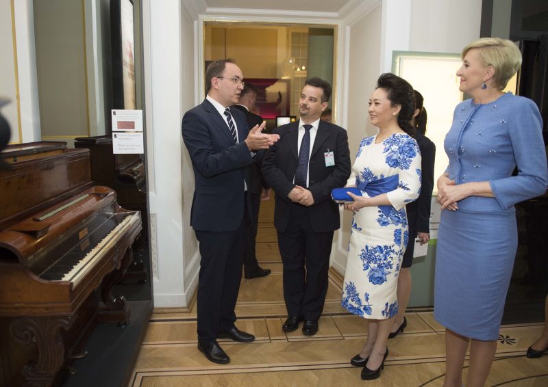 First lady visits Fryderyk Chopin Museum in Poland