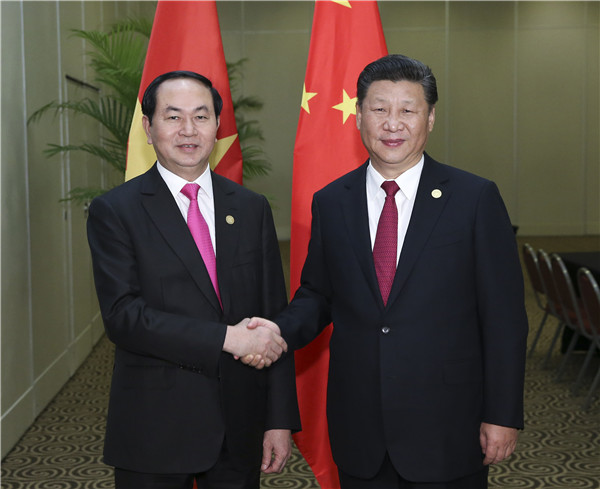 Xi calls for S China Sea dialogue with Vietnam