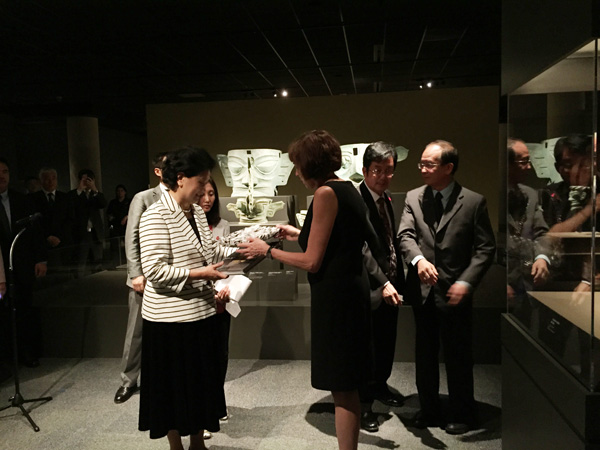 Liu visits Houston Museum of Natural Science